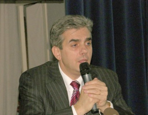 Nicolăescu: Doar 3-5% din angajaţii direcţiilor de sănătate ar putea intra în şomaj